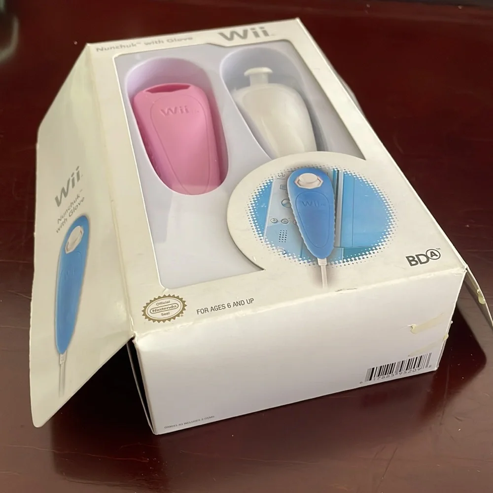 NEW IN BOX (please read description!) - Wii Nunchuk with pink glove